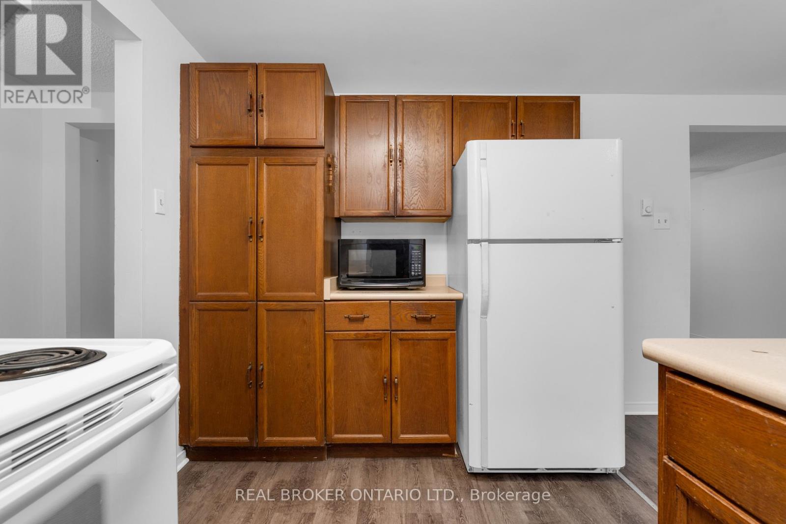 8 Maple Leaf Terrace, Innisfil, Ontario  L0L 1L0 - Photo 7 - N12527628