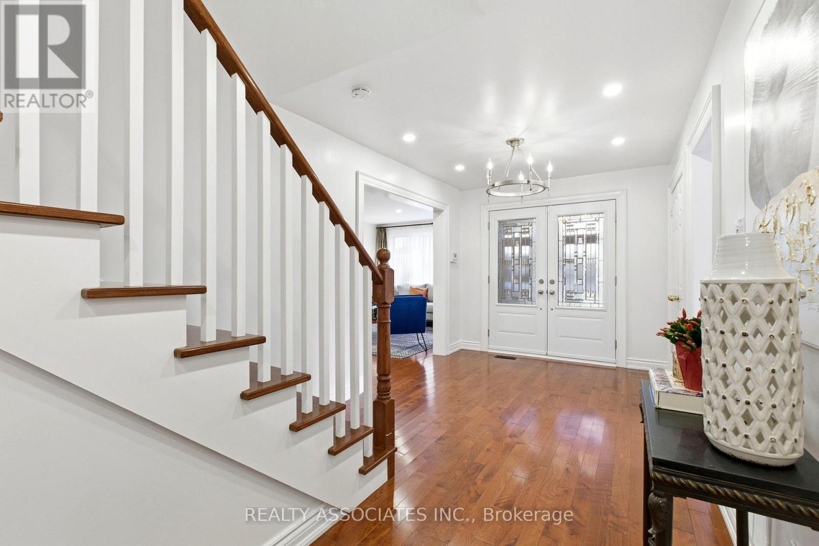 81 Derby Court, Newmarket, Ontario  L3Y 5Z8 - Photo 10 - N12559172