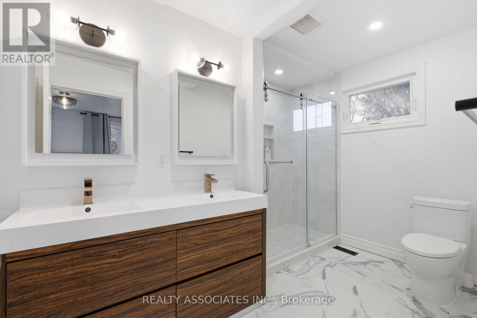 81 Derby Court, Newmarket, Ontario  L3Y 5Z8 - Photo 27 - N12559172