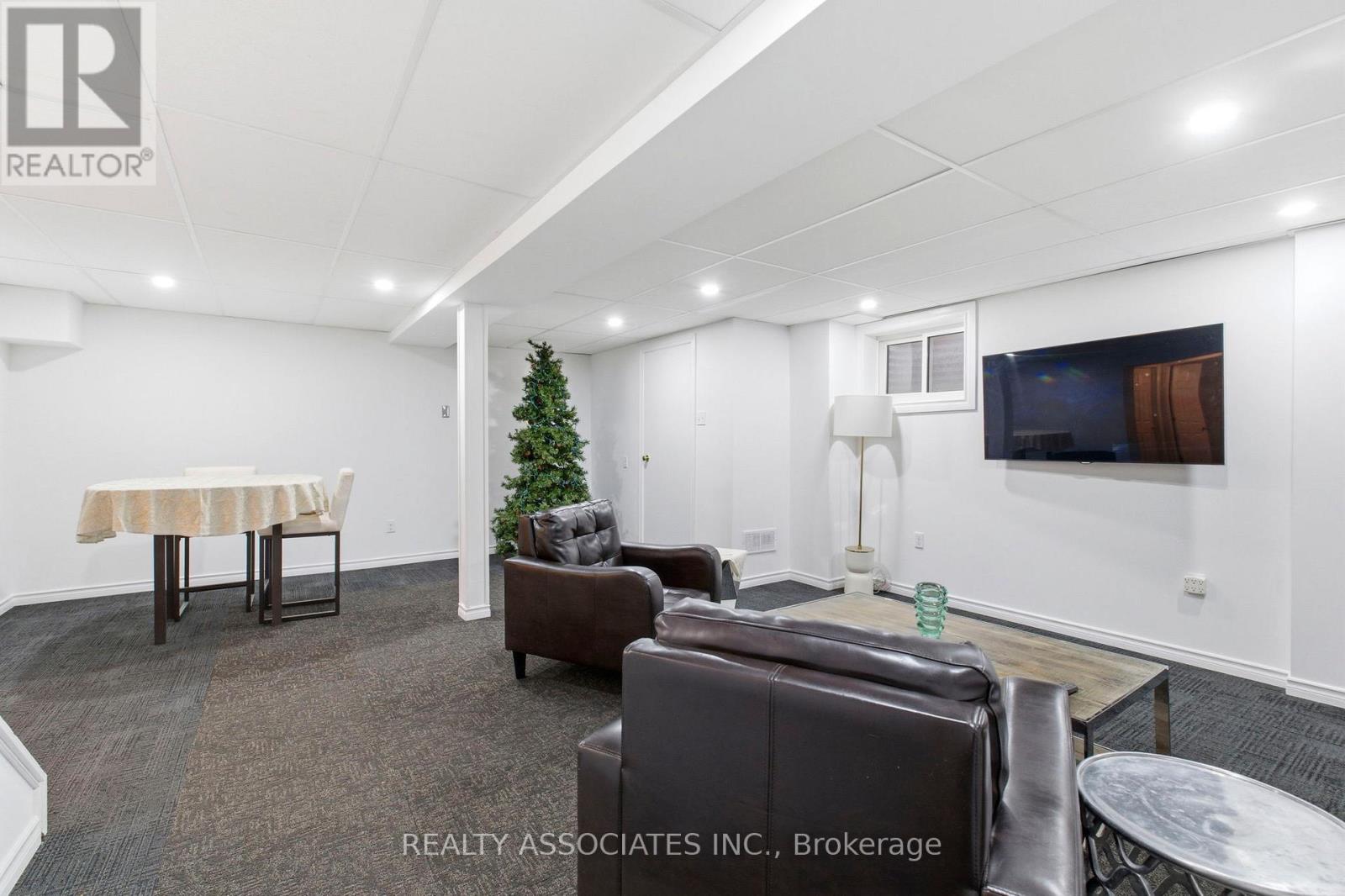 81 Derby Court, Newmarket, Ontario  L3Y 5Z8 - Photo 36 - N12559172