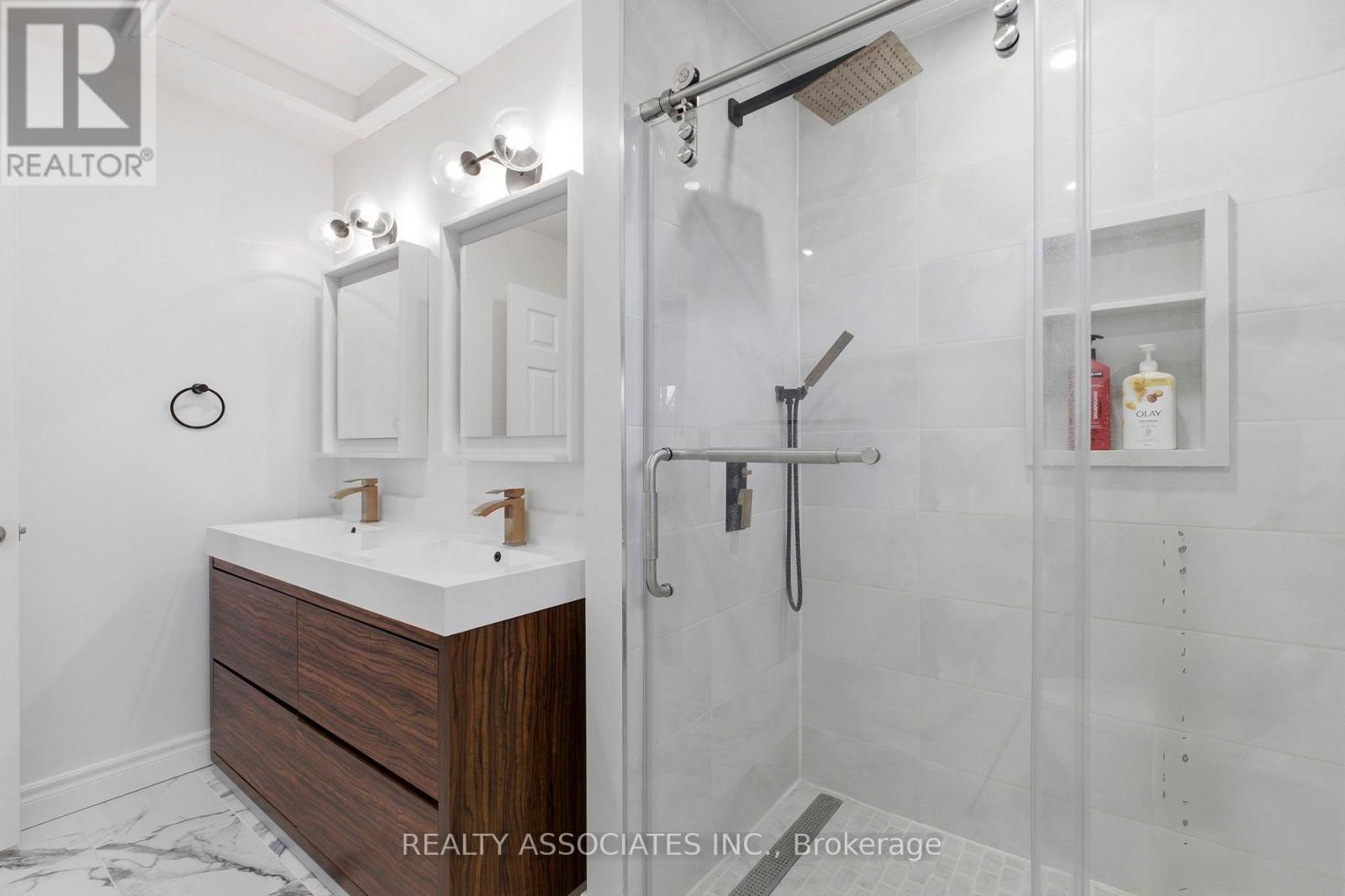 81 Derby Court, Newmarket, Ontario  L3Y 5Z8 - Photo 28 - N12559172