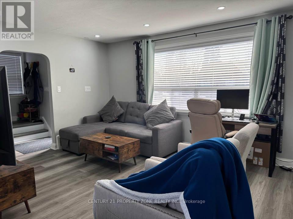 116 Elliot Street, Brampton, Ontario  L6Y 1W4 - Photo 8 - W12529774