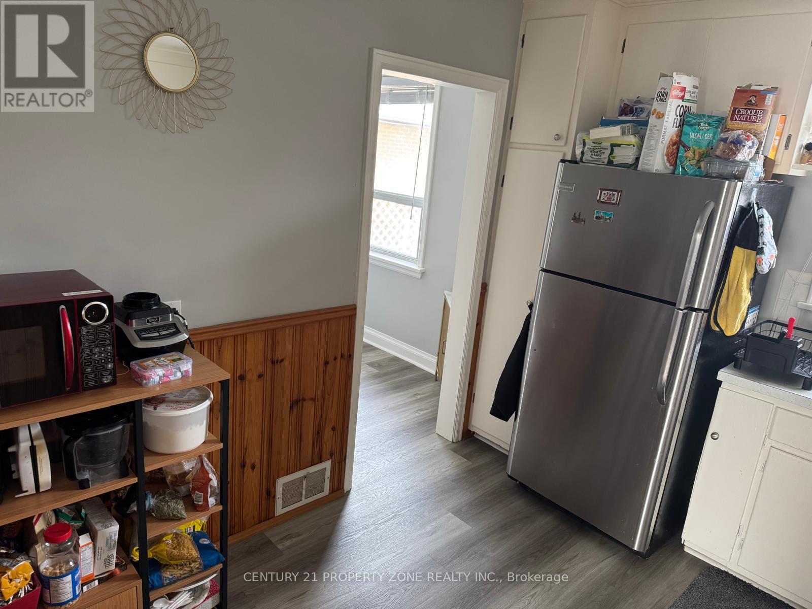 116 Elliot Street, Brampton, Ontario  L6Y 1W4 - Photo 5 - W12529774