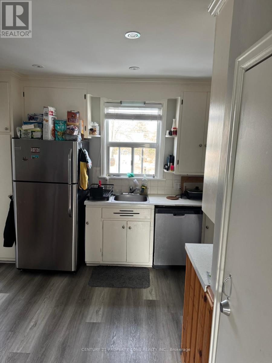 116 Elliot Street, Brampton, Ontario  L6Y 1W4 - Photo 2 - W12529774