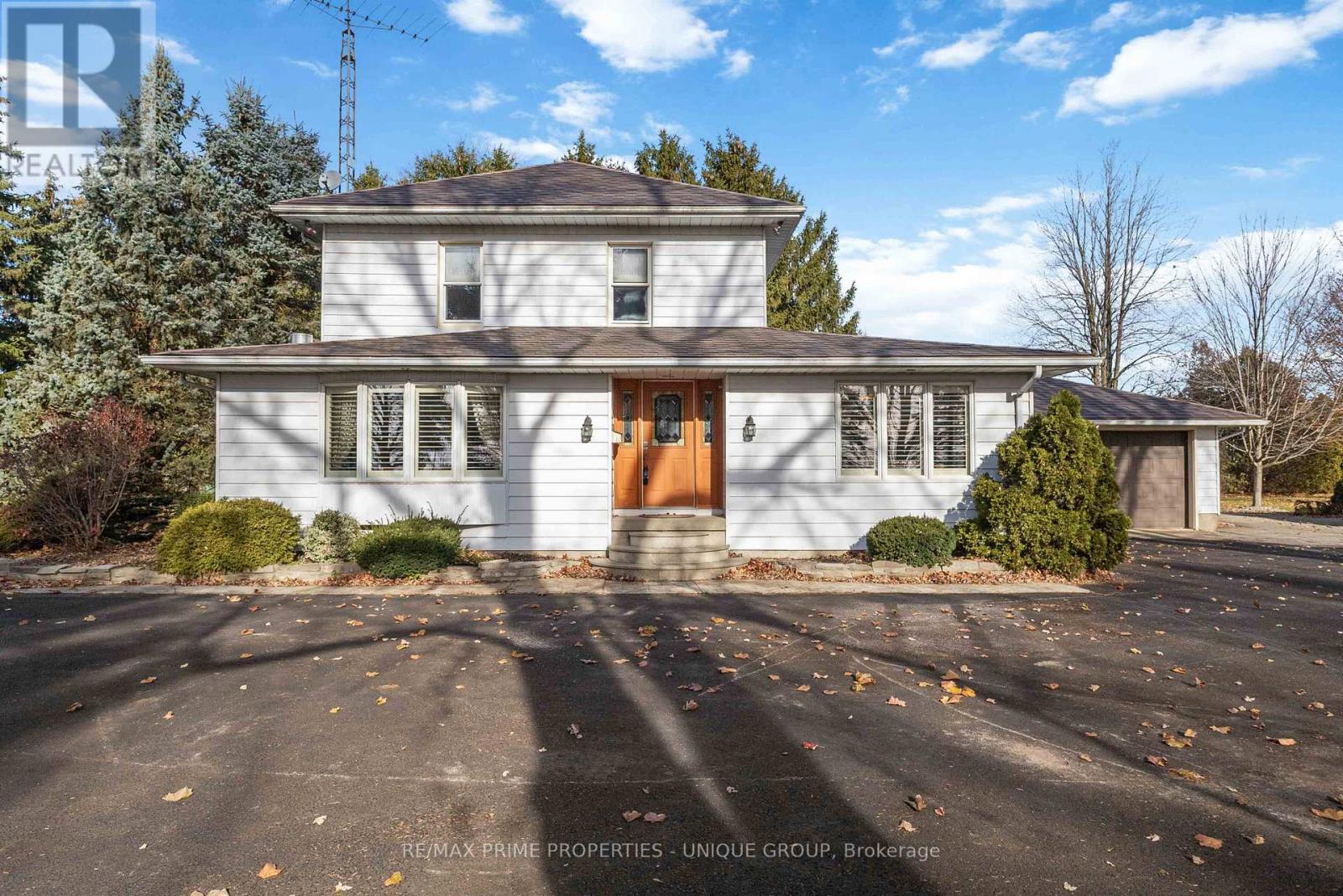 7884 Birnam Line, Warwick, Ontario  N0M 1B0 - Photo 4 - X12577506