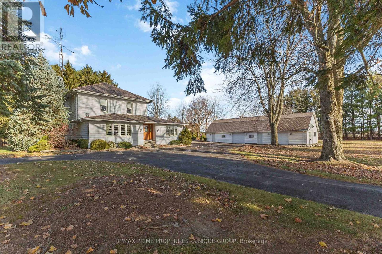 7884 Birnam Line, Warwick, Ontario  N0M 1B0 - Photo 3 - X12577506