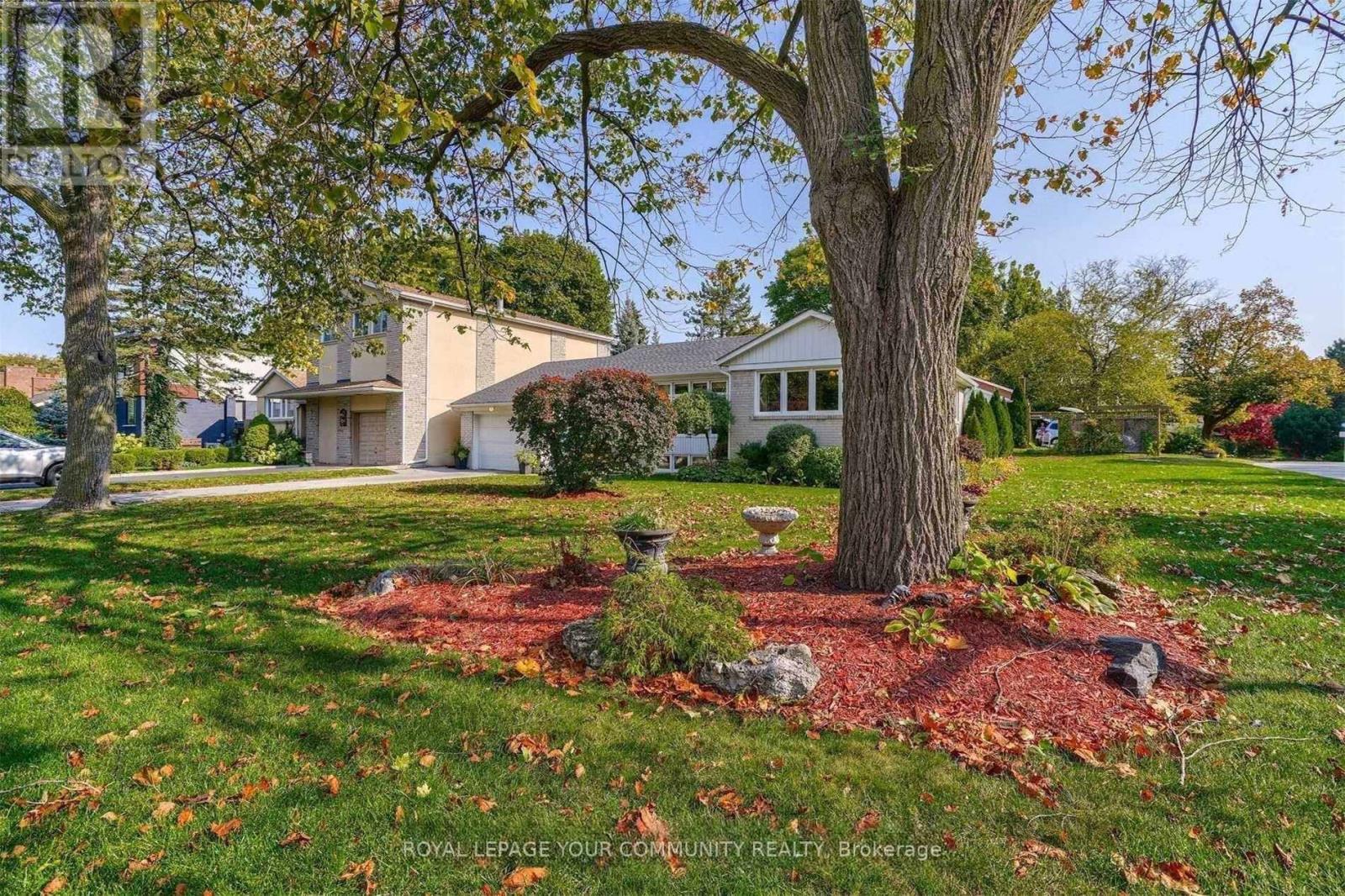 1 YEWFIELD CRESCENT, Toronto, Ontario