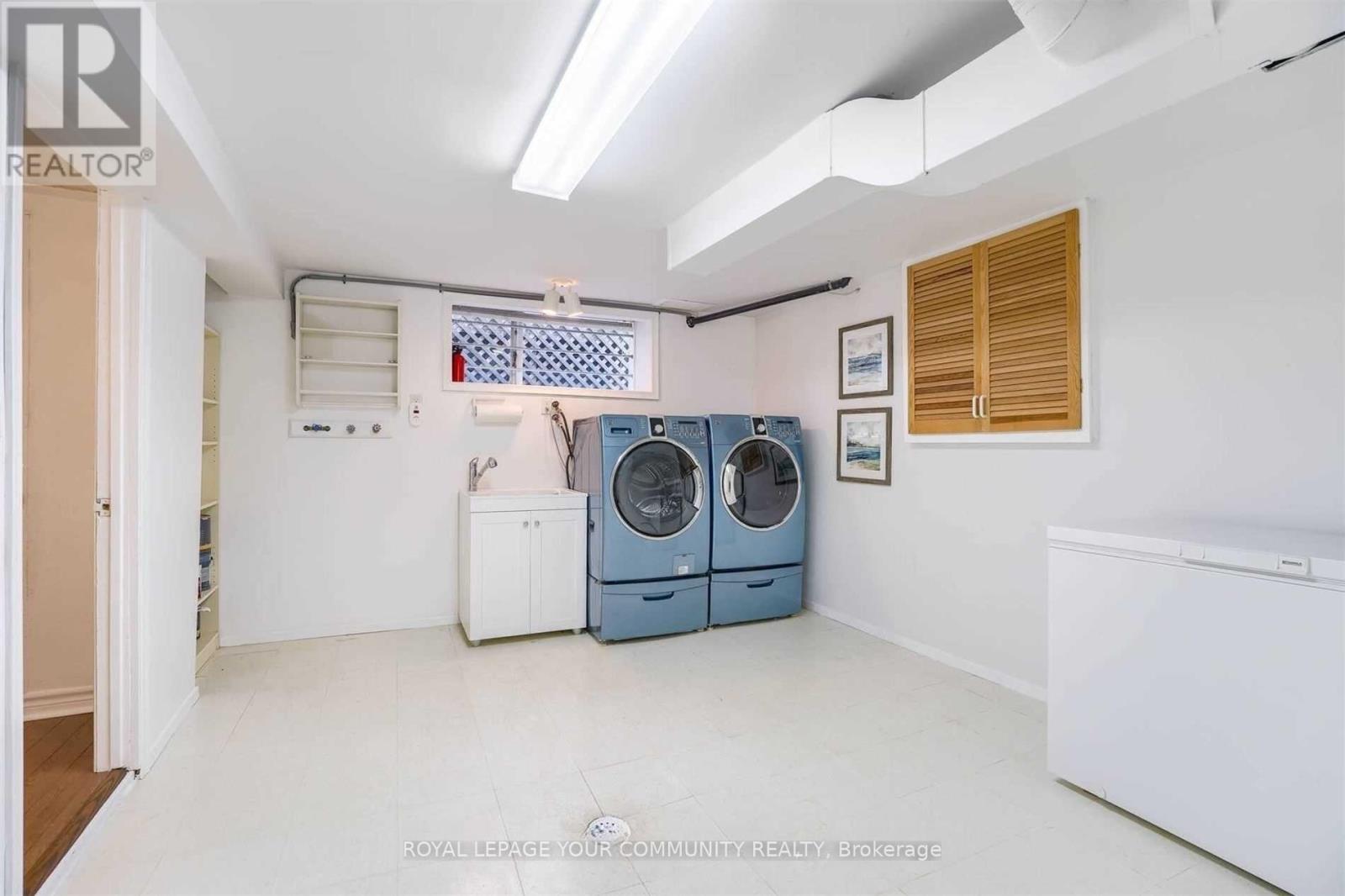 1 Yewfield Crescent, Toronto, Ontario  M3B 2Y4 - Photo 17 - C12594720