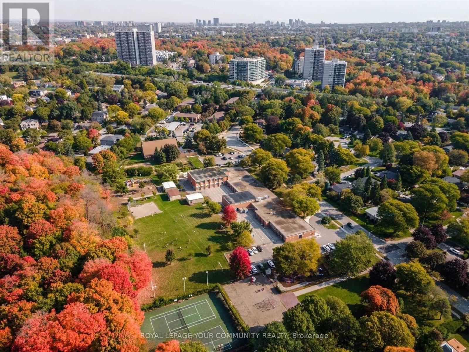 1 Yewfield Crescent, Toronto, Ontario  M3B 2Y4 - Photo 8 - C12594720