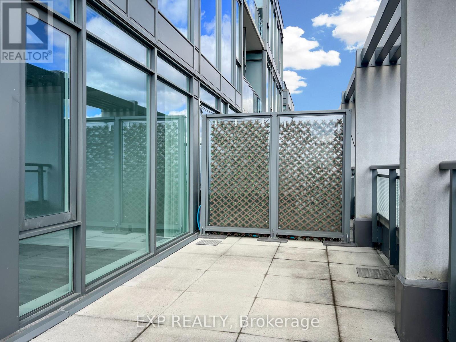 511 - 20 Gladstone Avenue, Toronto, Ontario  M6J 0E9 - Photo 24 - C12594852