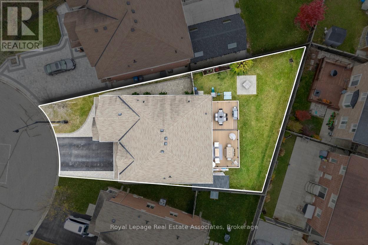 30 Danfield Court, Brampton, Ontario L6Y 2X9 - Photo 46 - W12523516