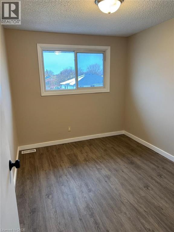 316 Dufferin Street, Stratford, Ontario  N5A 2H2 - Photo 4 - 40791888