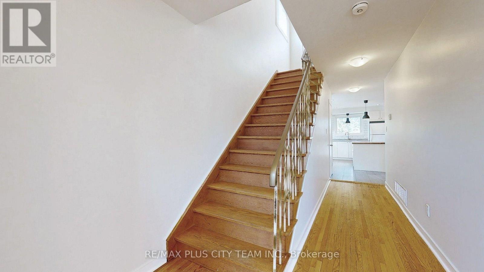 1210 Victoria Park Avenue, Toronto, Ontario  M4B 2K7 - Photo 11 - E12594830