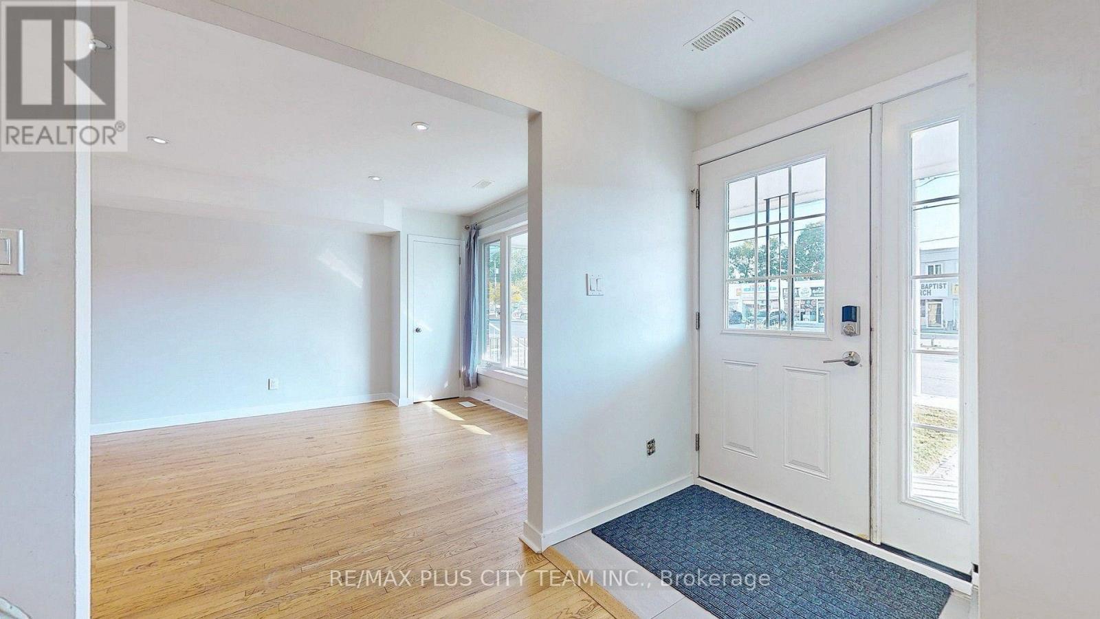 1210 Victoria Park Avenue, Toronto, Ontario  M4B 2K7 - Photo 2 - E12594830