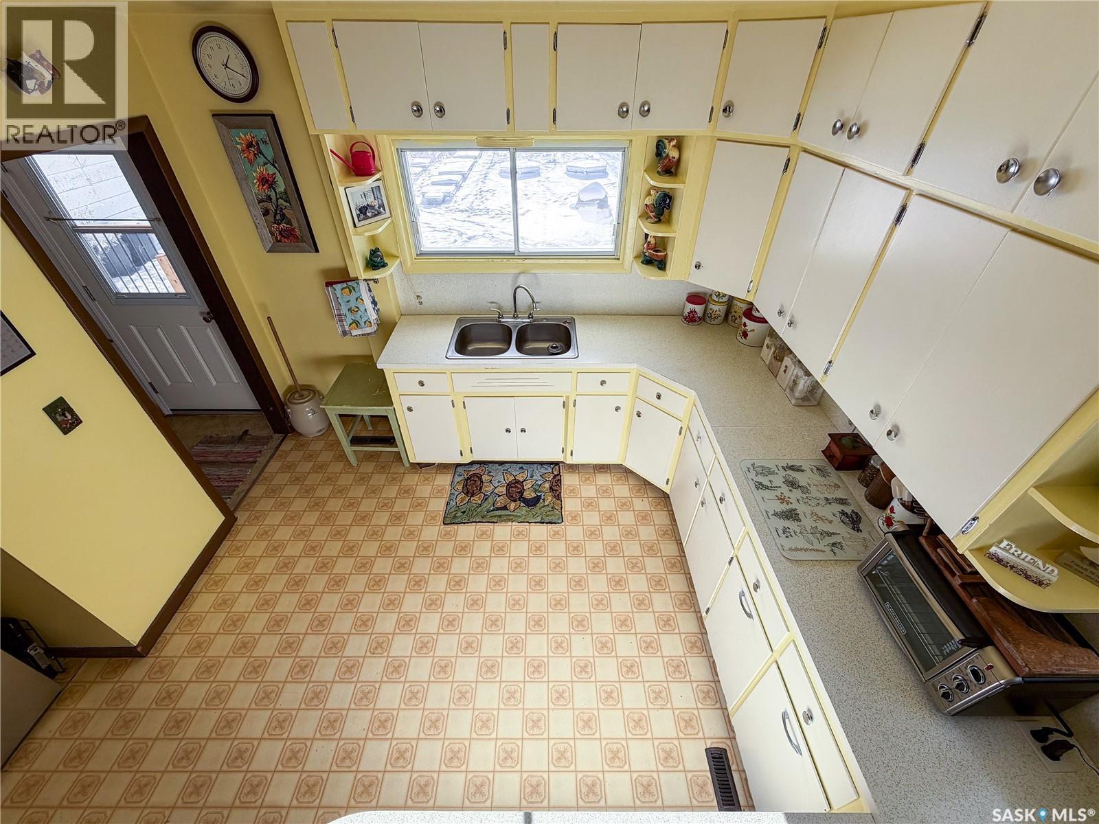 610 Railway Street, Eastend, Saskatchewan  S0N 0T0 - Photo 22 - SK025093