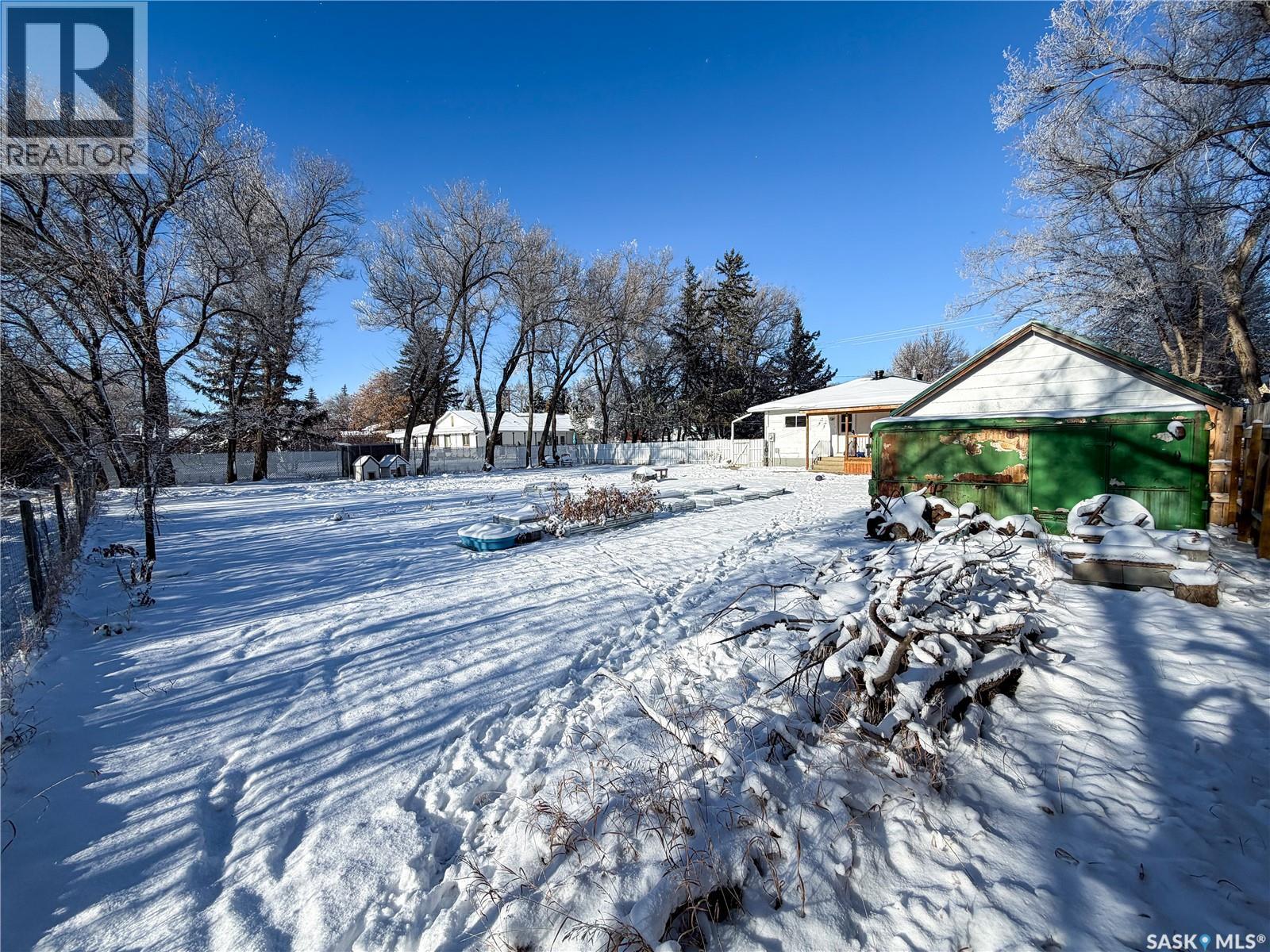 610 Railway Street, Eastend, Saskatchewan  S0N 0T0 - Photo 42 - SK025093