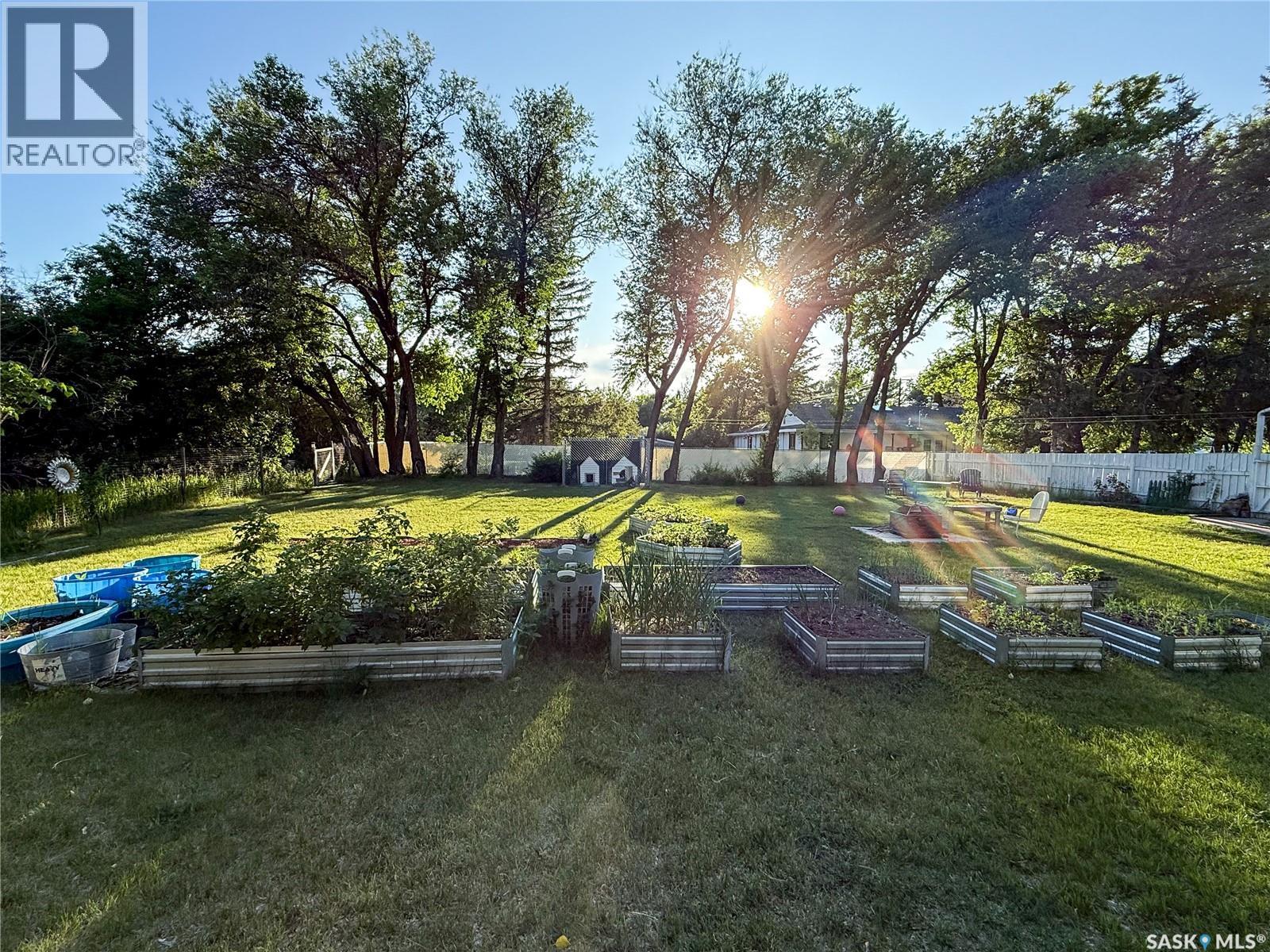 610 Railway Street, Eastend, Saskatchewan  S0N 0T0 - Photo 47 - SK025093