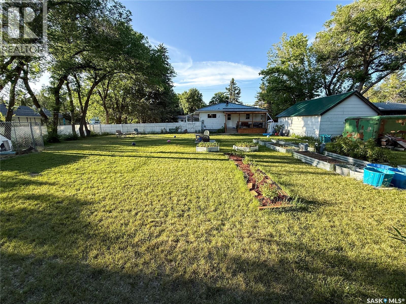 610 Railway Street, Eastend, Saskatchewan  S0N 0T0 - Photo 48 - SK025093