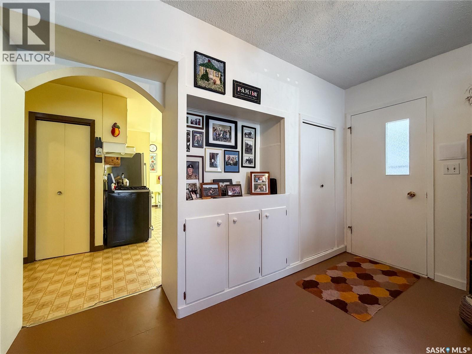 610 Railway Street, Eastend, Saskatchewan  S0N 0T0 - Photo 5 - SK025093