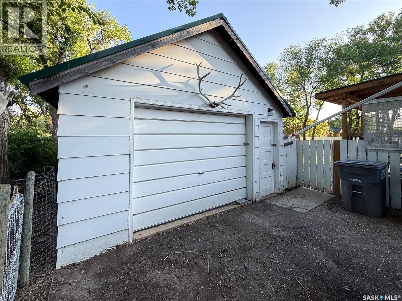 610 Railway Street, Eastend, Saskatchewan  S0N 0T0 - Photo 50 - SK025093