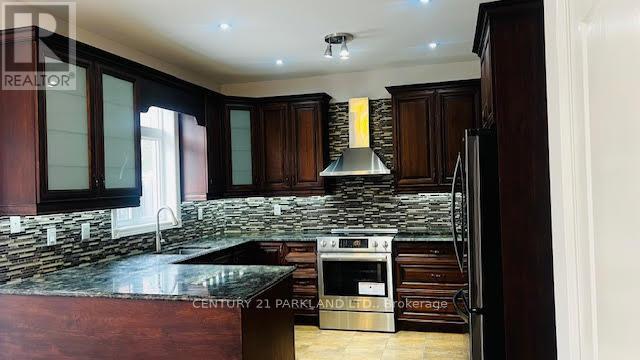 185 Jefferson Forest Drive, Richmond Hill, Ontario L4E 4K4 - Photo 9 - N12594768