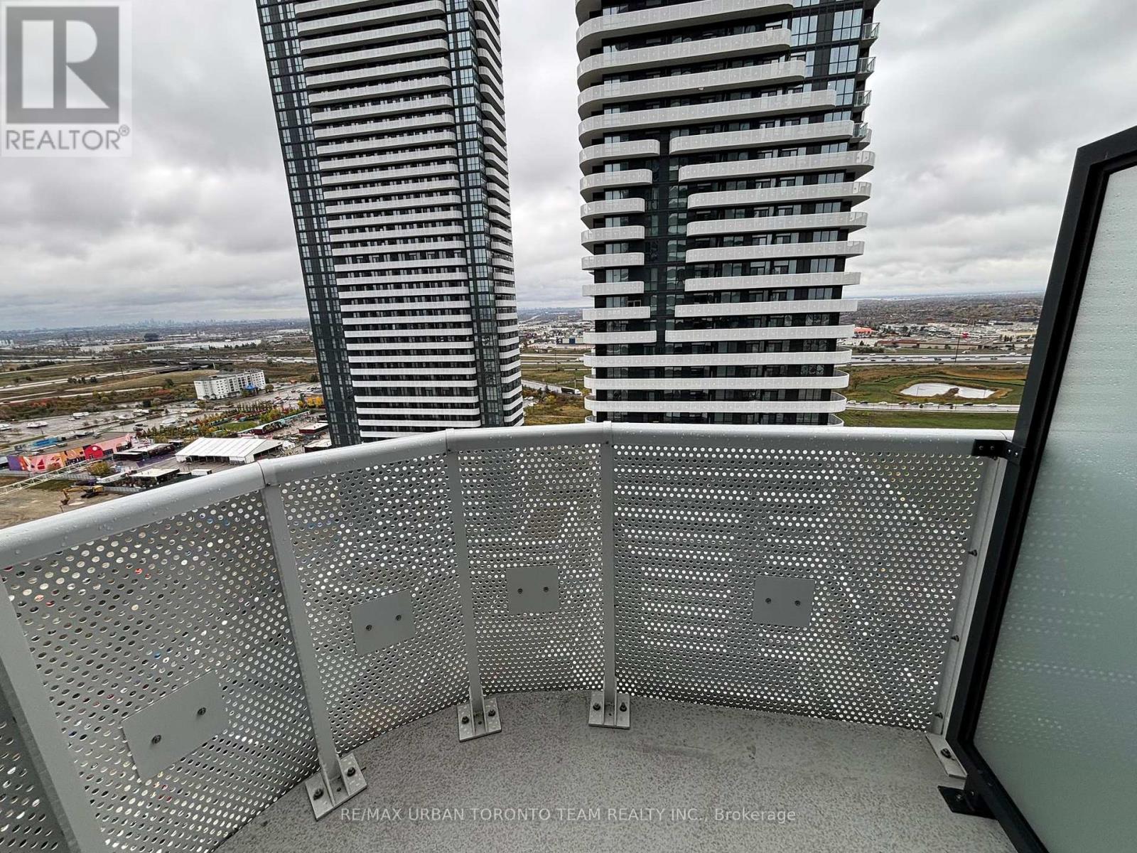 2612 - 8 Interchange Way, Vaughan, Ontario L4K 5Z7 - Photo 6 - N12594820