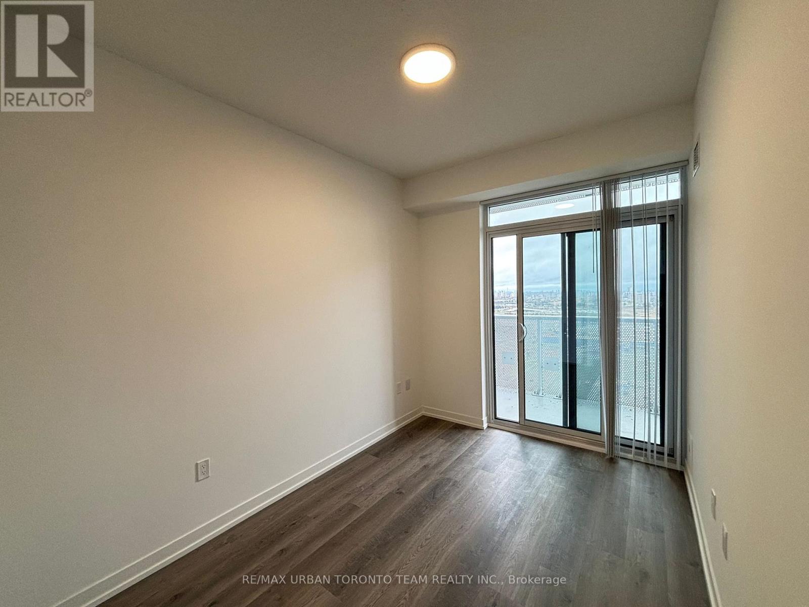 2612 - 8 Interchange Way, Vaughan, Ontario L4K 5Z7 - Photo 8 - N12594820