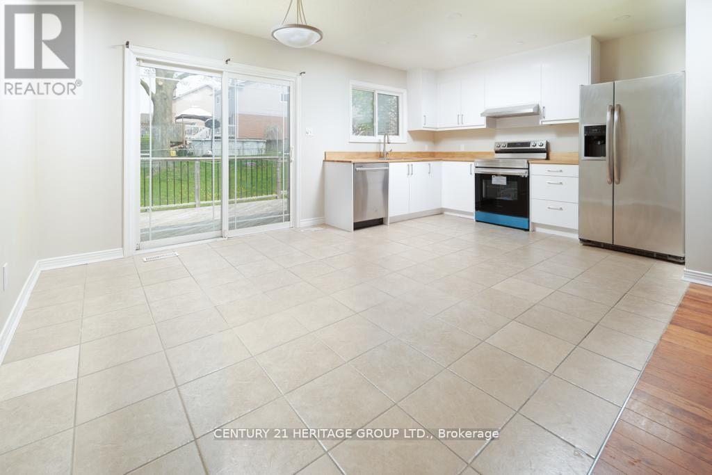 154 Oakcrest Drive, Georgina, Ontario L4P 3H4 - Photo 4 - N12594828