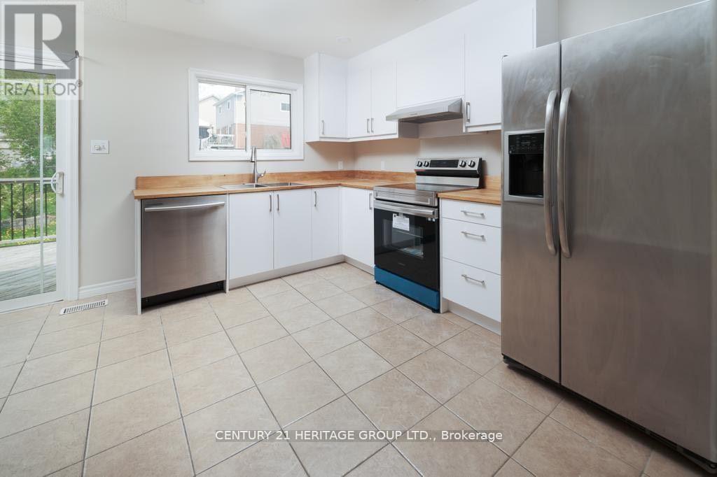 154 Oakcrest Drive, Georgina, Ontario L4P 3H4 - Photo 5 - N12594828