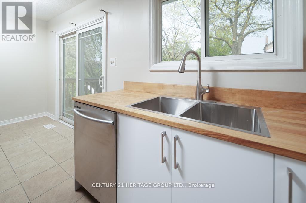 154 Oakcrest Drive, Georgina, Ontario L4P 3H4 - Photo 6 - N12594828