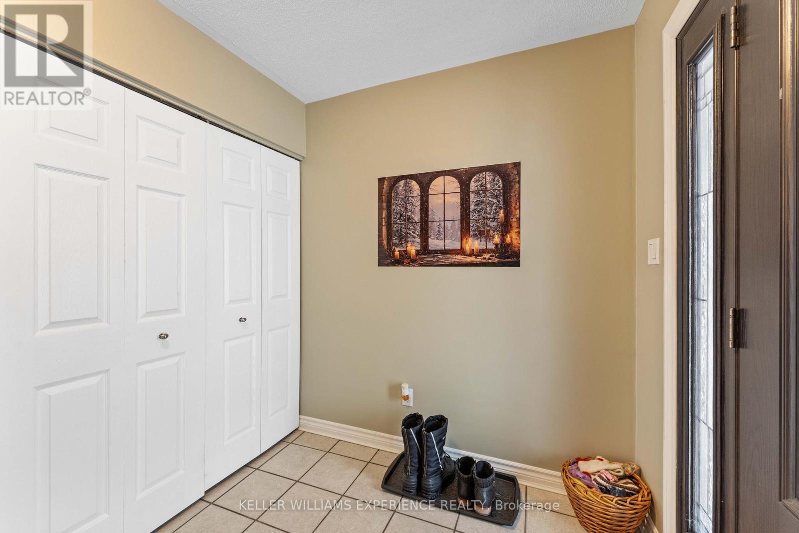 12 Riverdale Drive, Wasaga Beach, Ontario L9Z 1E9 - Photo 5 - S12594812