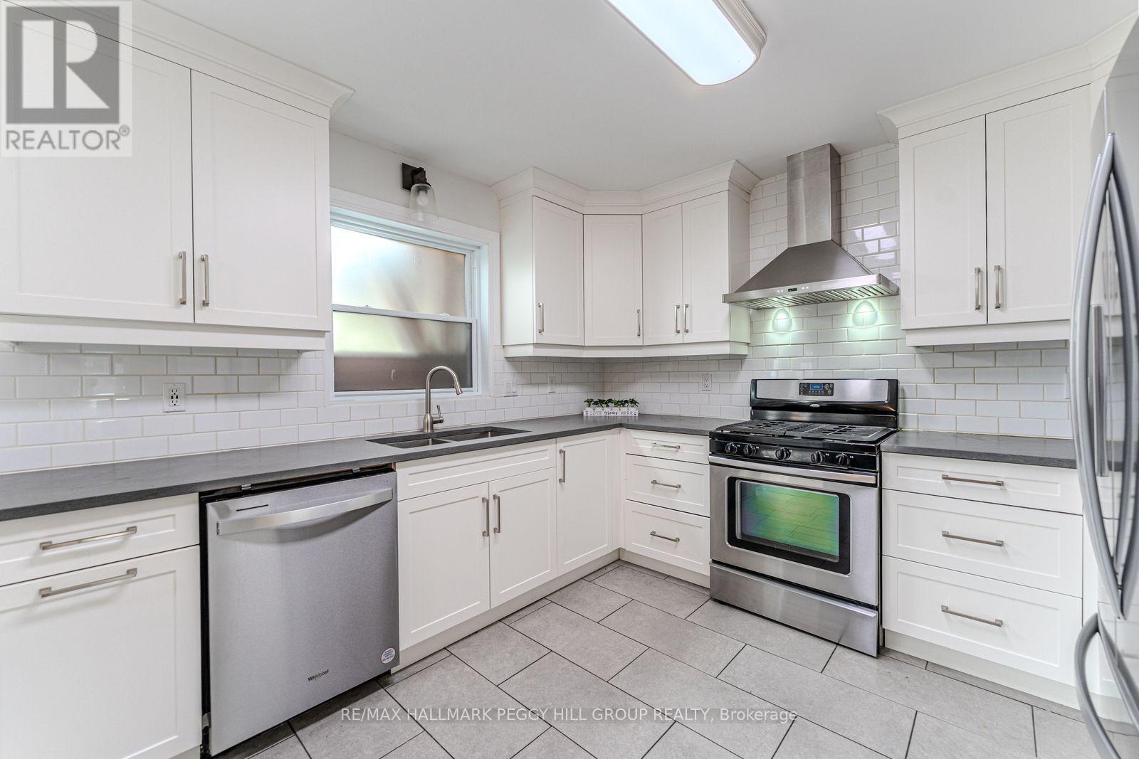 66 Raquel Street, Barrie, Ontario L4N 9S8 - Photo 4 - S12594814