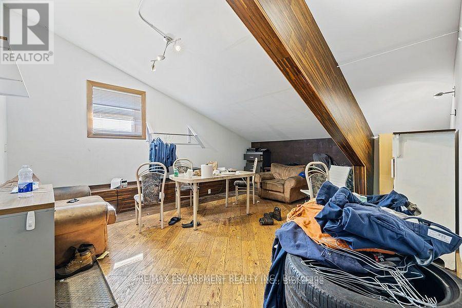 53 Steeles Avenue E, Milton, Ontario L9T 1X9 - Photo 20 - W12593542