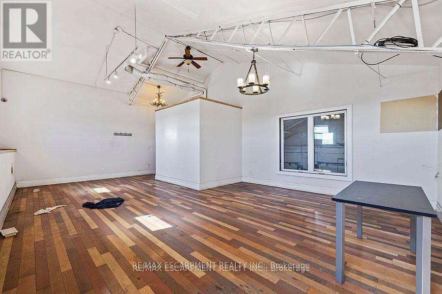 53 Steeles Avenue E, Milton, Ontario L9T 1X9 - Photo 16 - W12593542