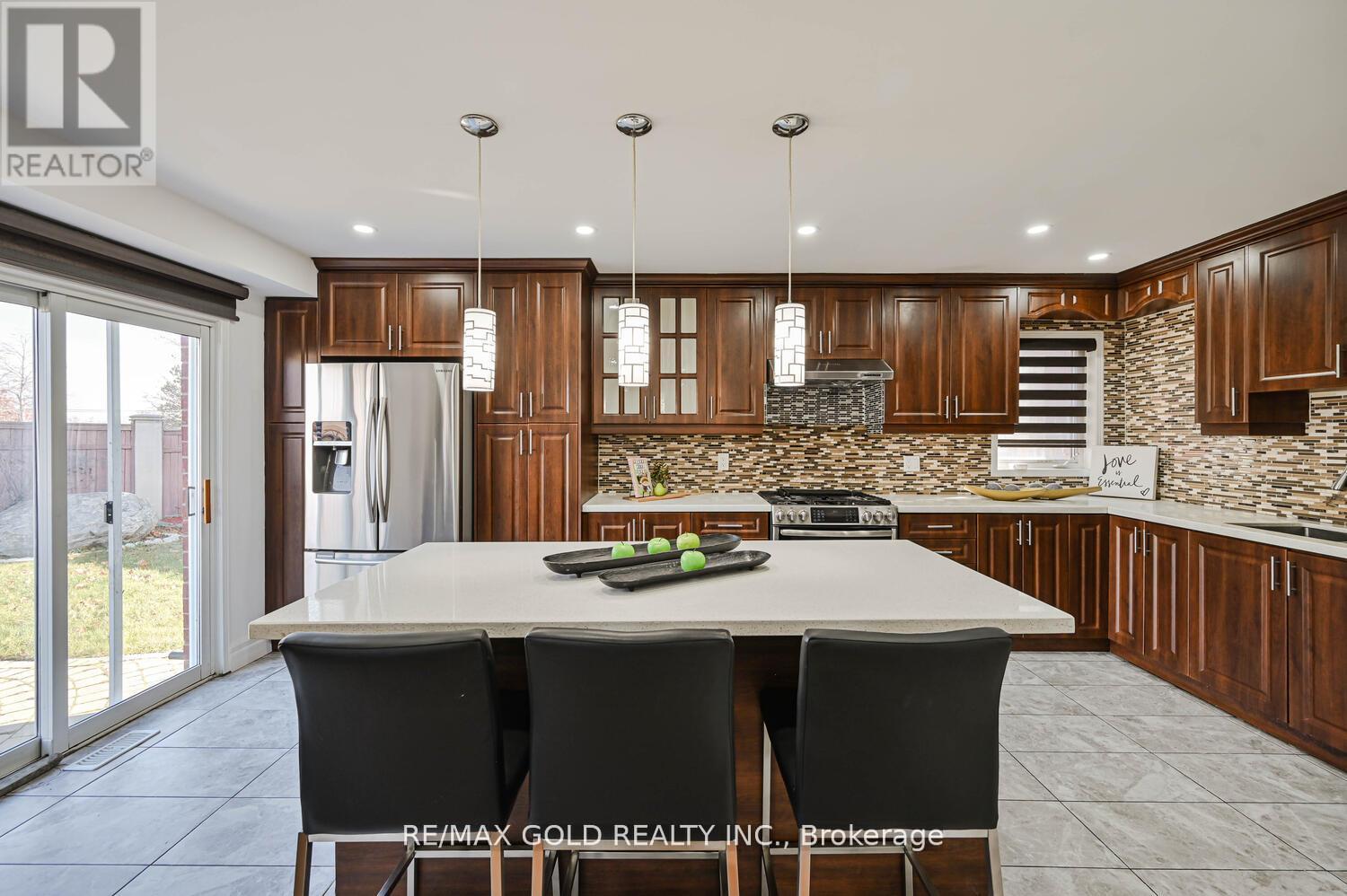 51 Jack Rabbit Crescent, Brampton, Ontario  L6R 2E4 - Photo 18 - W12594724