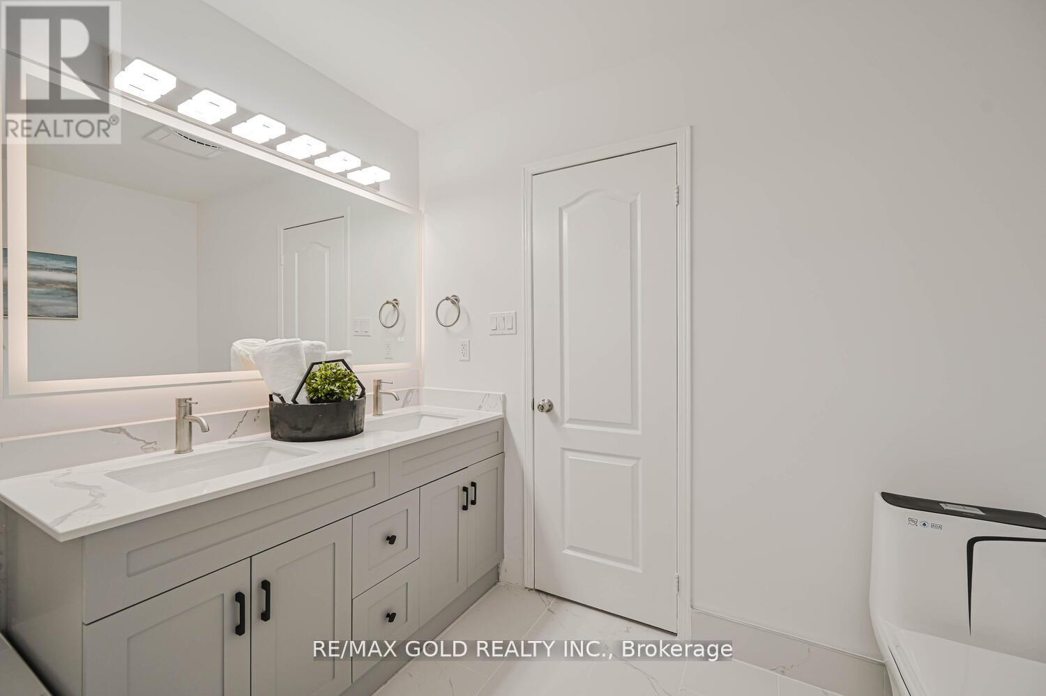 51 Jack Rabbit Crescent, Brampton, Ontario  L6R 2E4 - Photo 29 - W12594724