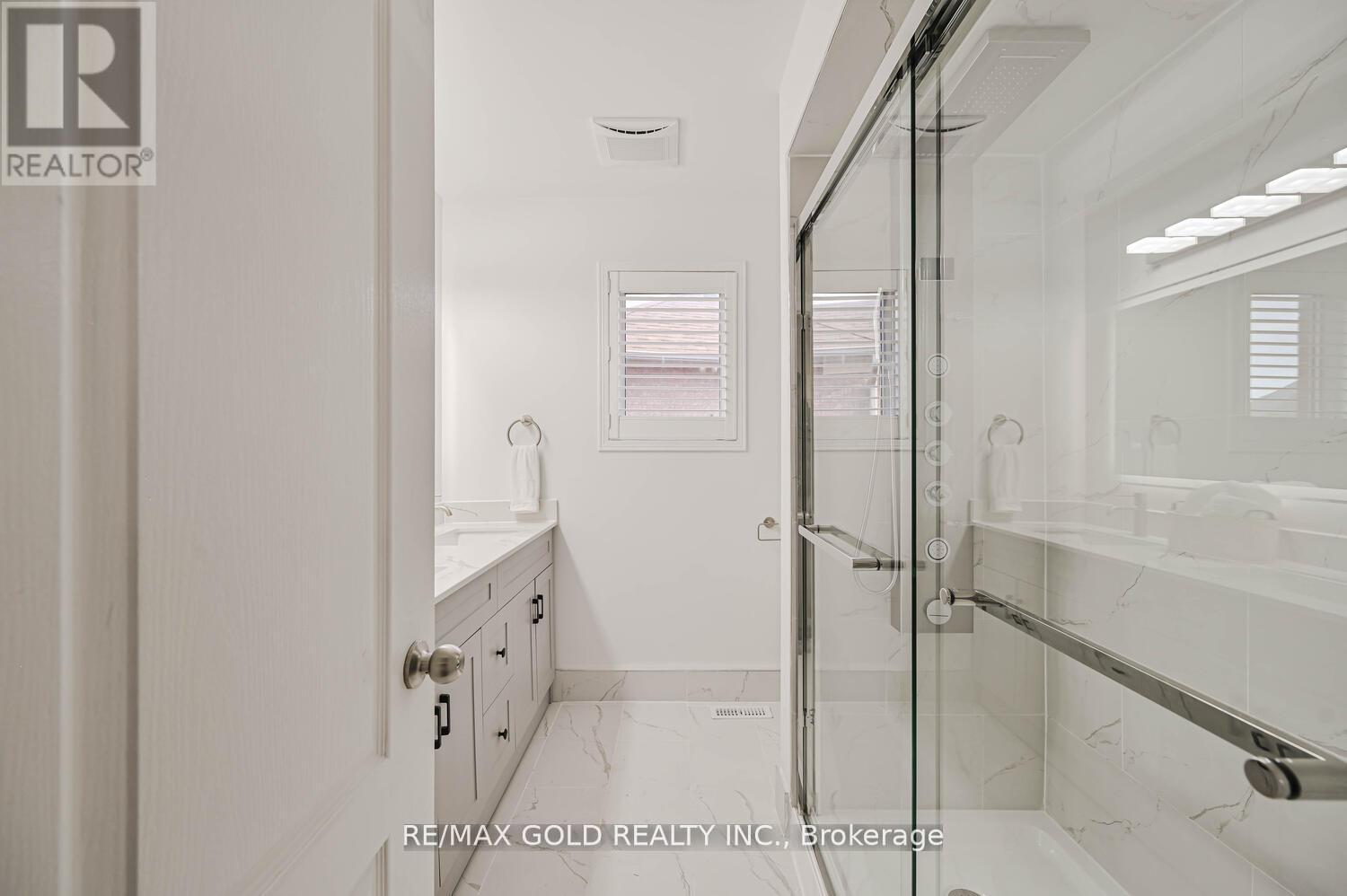 51 Jack Rabbit Crescent, Brampton, Ontario  L6R 2E4 - Photo 34 - W12594724