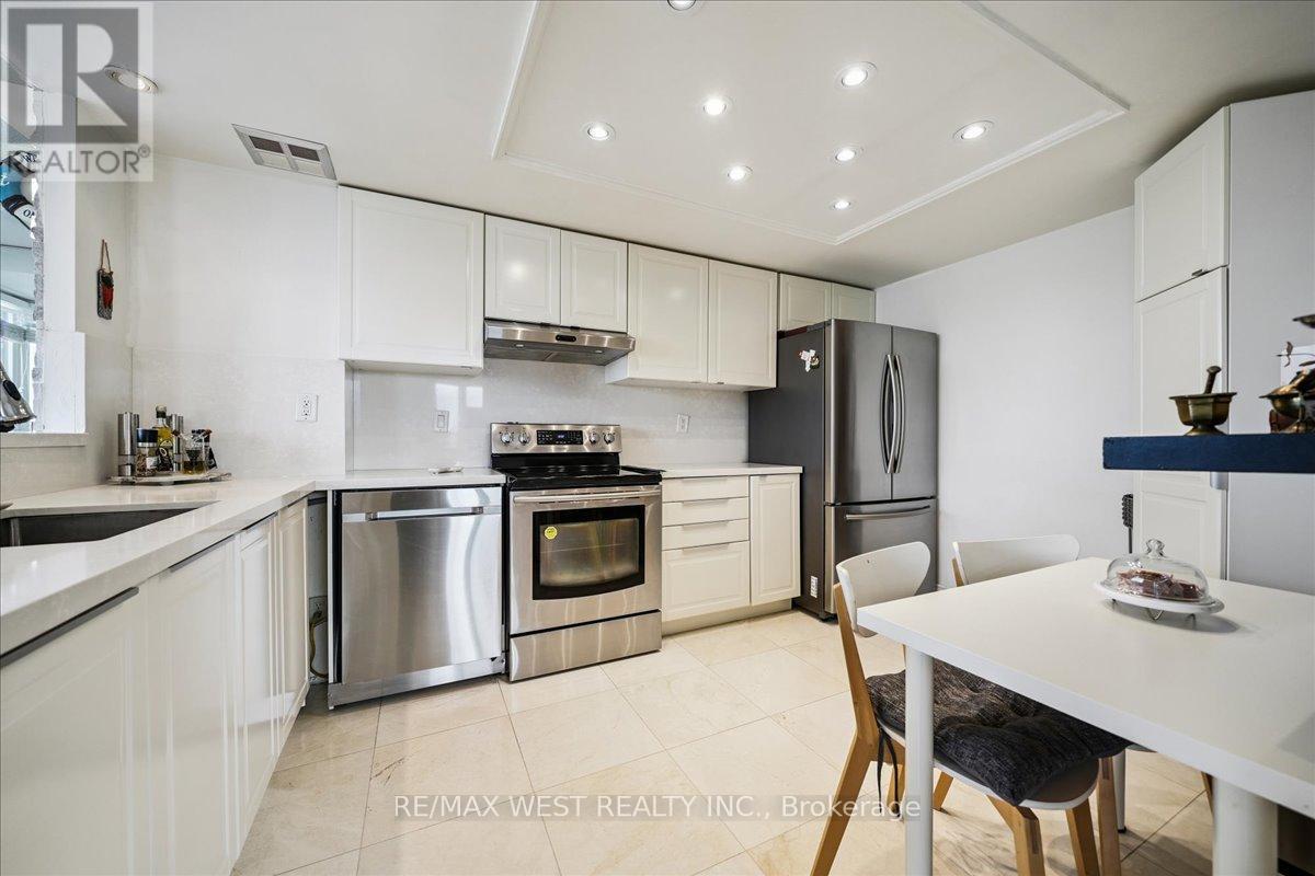 2701 - 8 Lisa Street, Brampton, Ontario L6T 4S6 - Photo 16 - W12594730