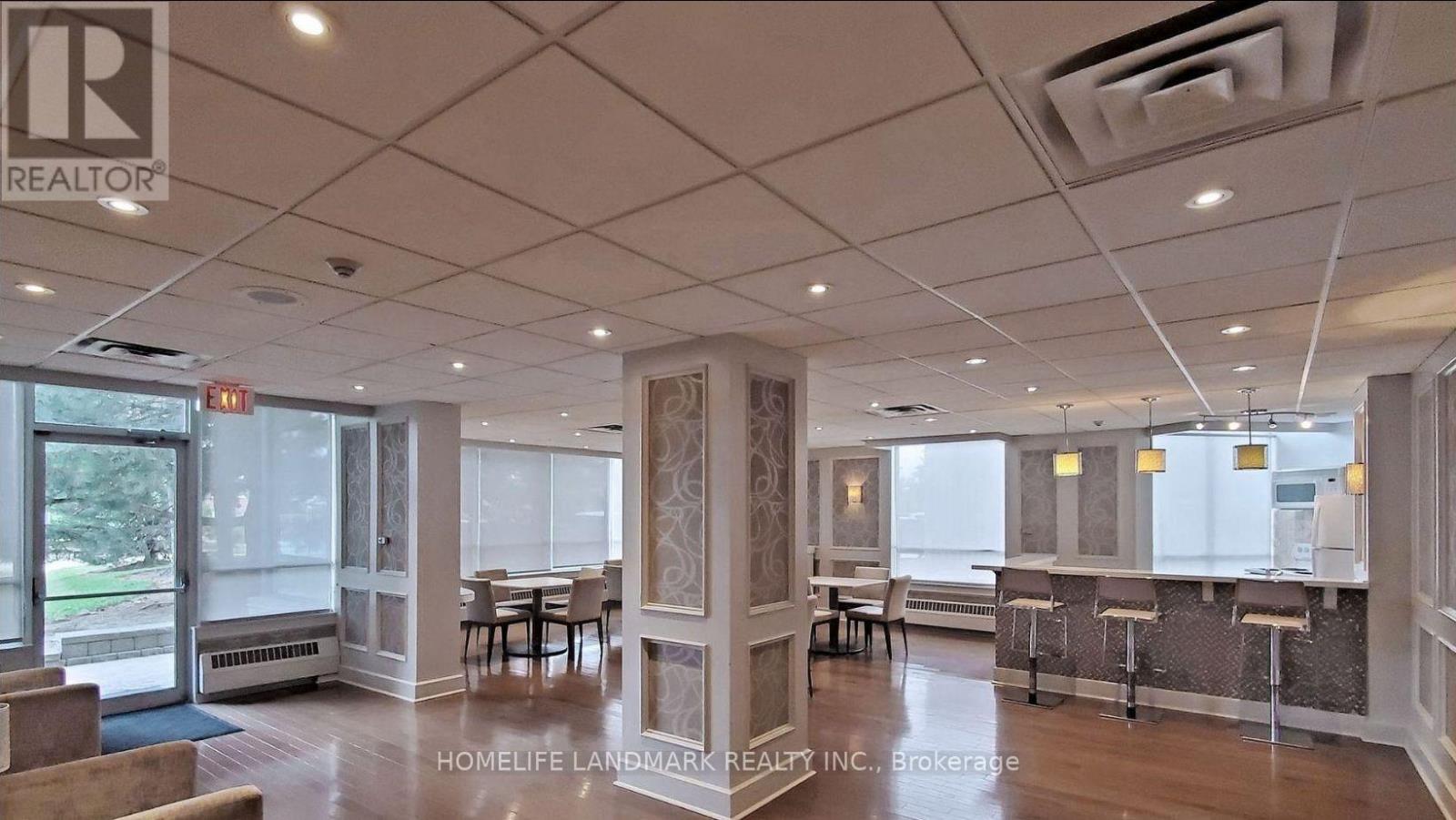 2210 - 550 Webb Drive, Mississauga, Ontario L5B 3Y4 - Photo 3 - W12594786