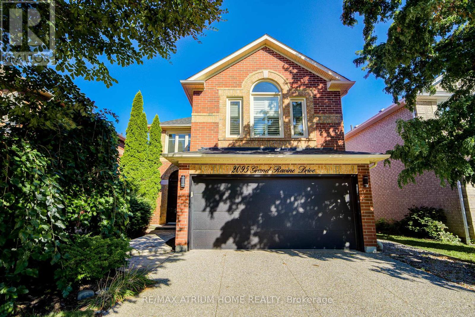 2095 GRAND RAVINE DRIVE, Oakville, Ontario