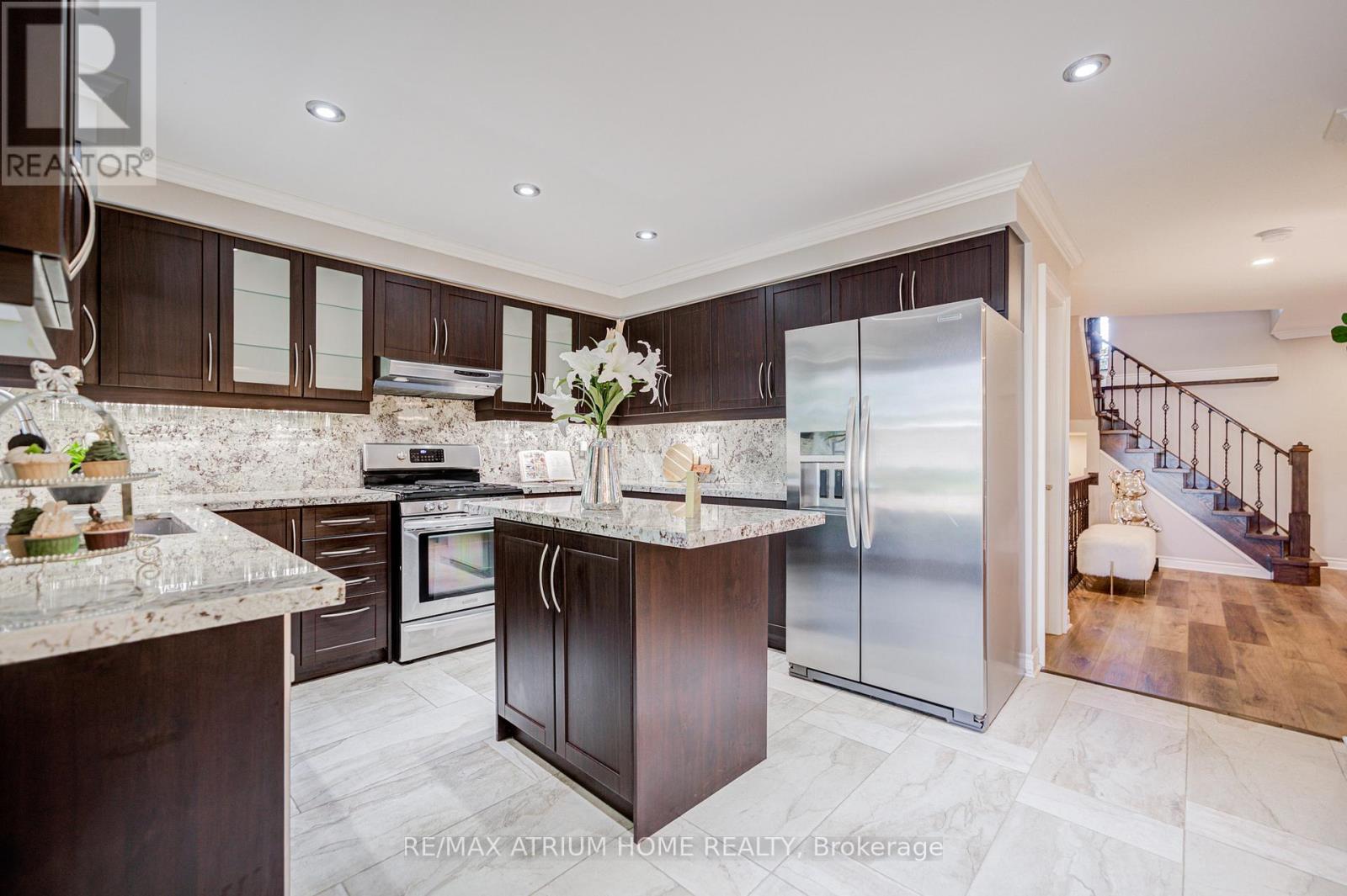 2095 Grand Ravine Drive, Oakville, Ontario  L6H 6B5 - Photo 12 - W12594834