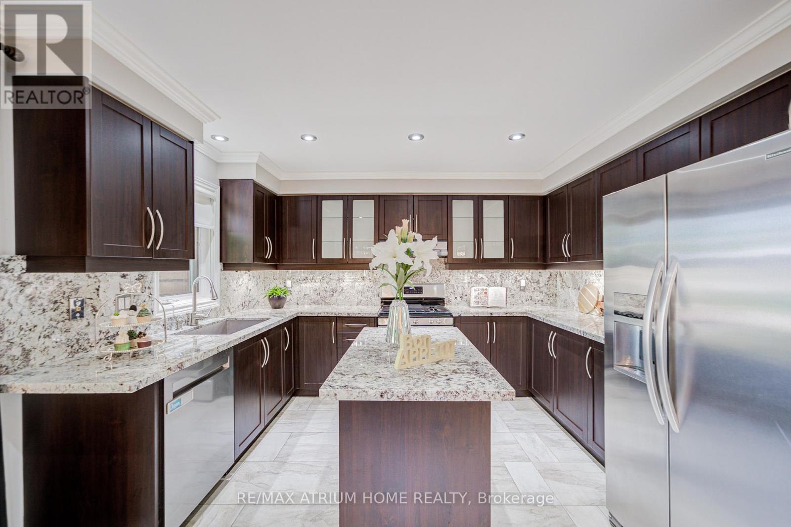 2095 Grand Ravine Drive, Oakville, Ontario  L6H 6B5 - Photo 13 - W12594834