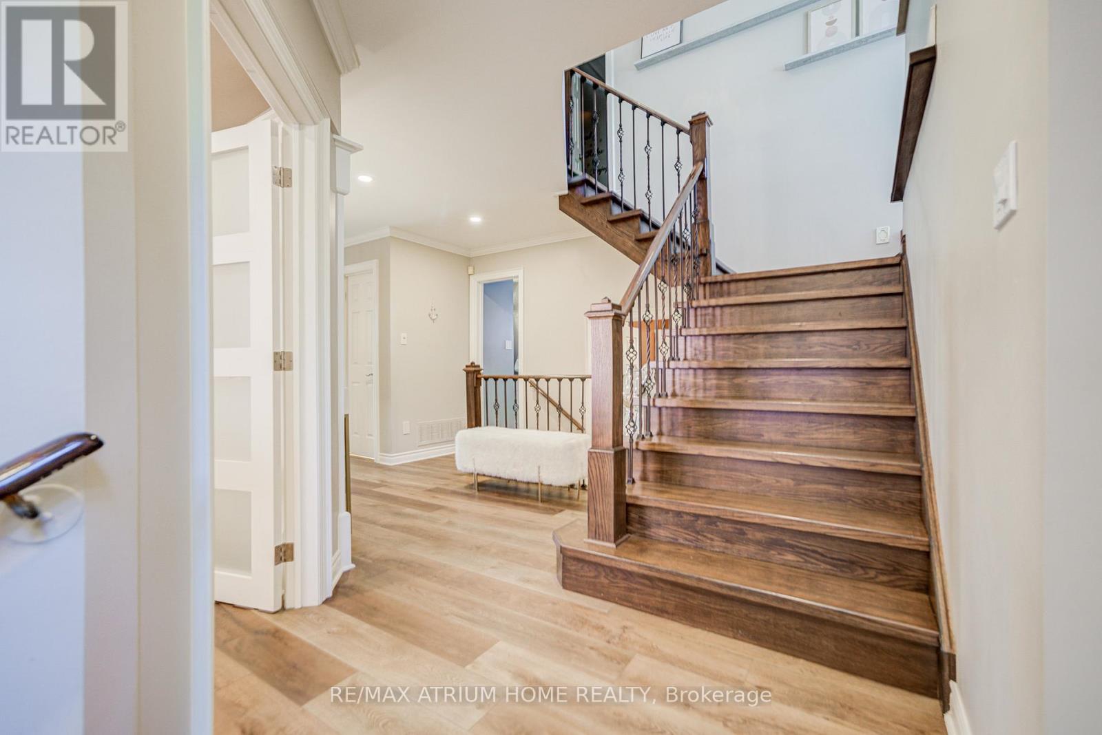 2095 Grand Ravine Drive, Oakville, Ontario  L6H 6B5 - Photo 2 - W12594834