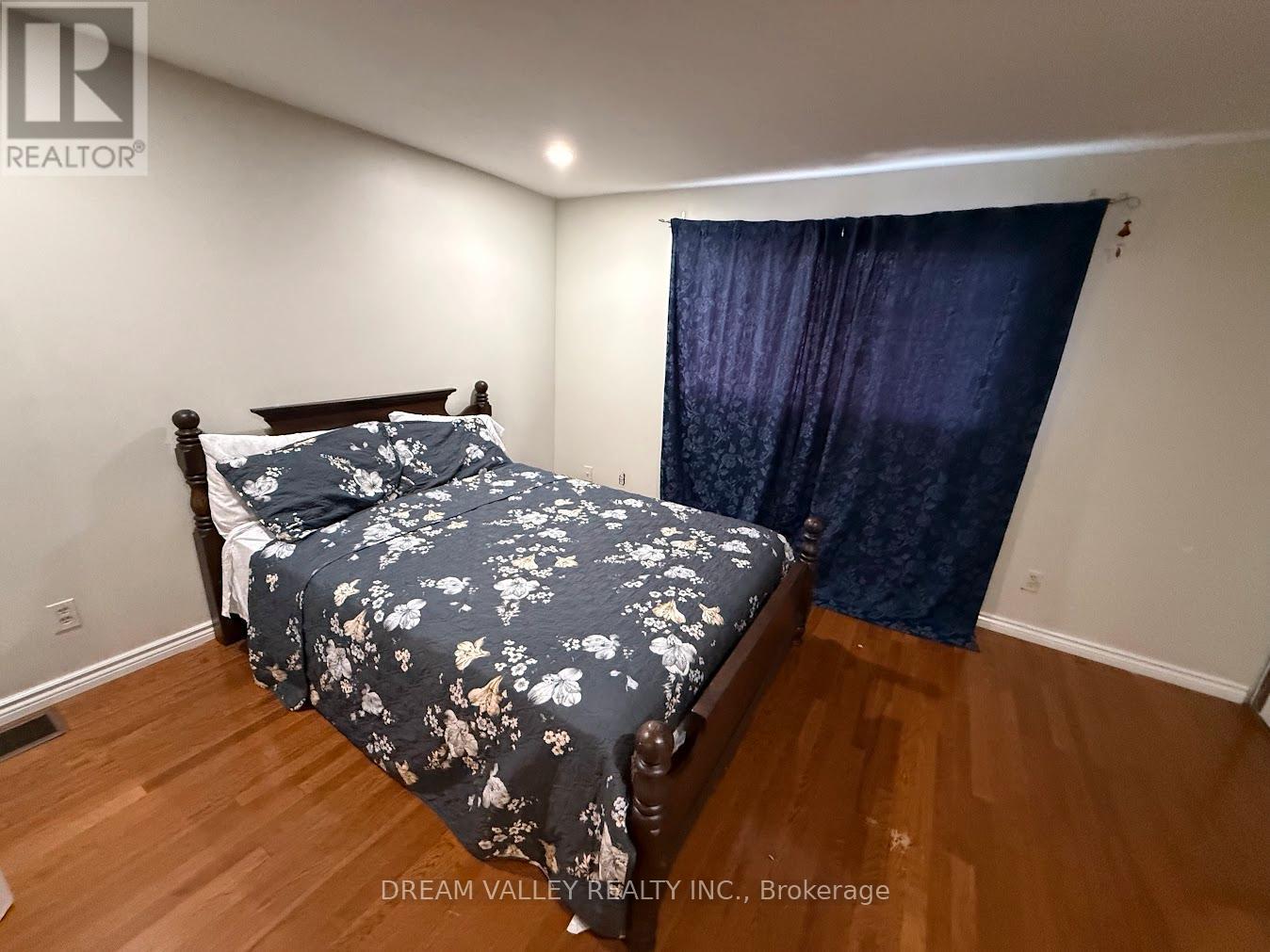 3563 Autumnleaf Crescent, Mississauga, Ontario  L5L 1K6 - Photo 5 - W12594860