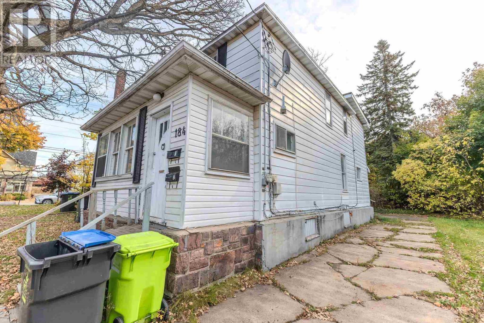 184 Elgin St, Sault Ste. Marie, Ontario P6A 2Z1 - Photo 4 - SM253148