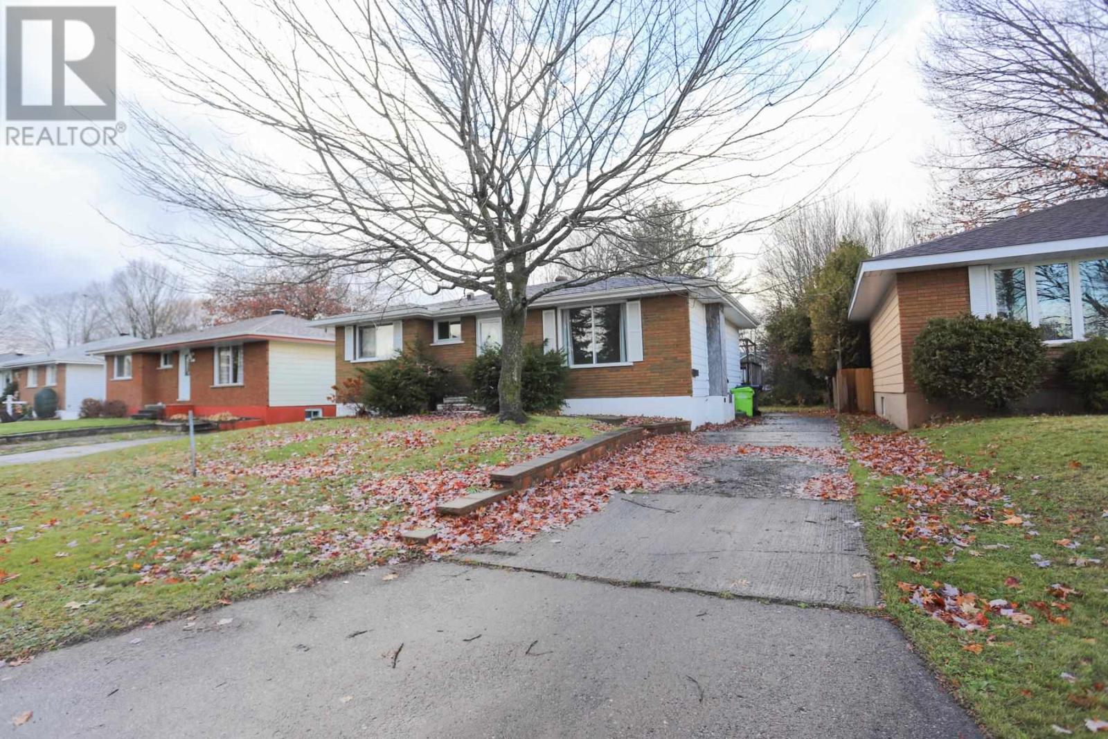 65 Wayne Ct, Sault Ste. Marie, Ontario P6A 4S5 - Photo 38 - SM253305