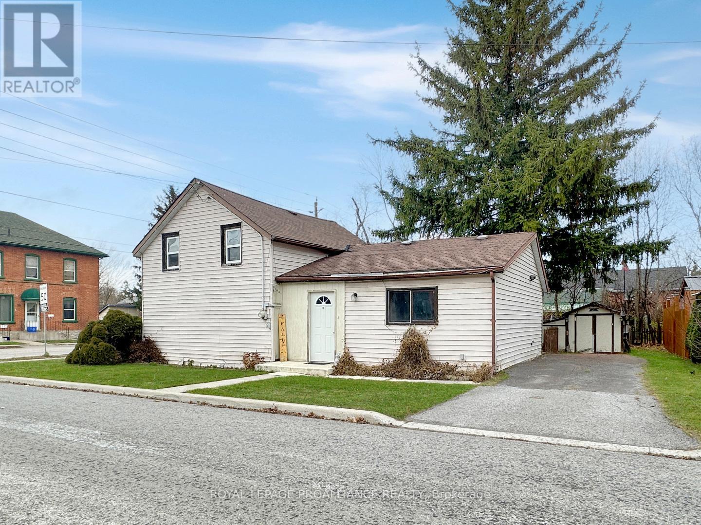 97 Catharine Street, Belleville, Ontario  K8P 1M2 - Photo 4 - X12594972