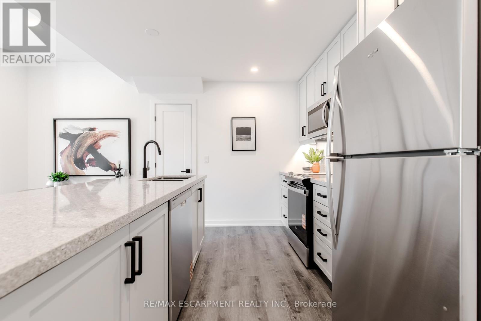 243 Burke Street, Hamilton, Ontario  L8B 2A9 - Photo 10 - X12594748