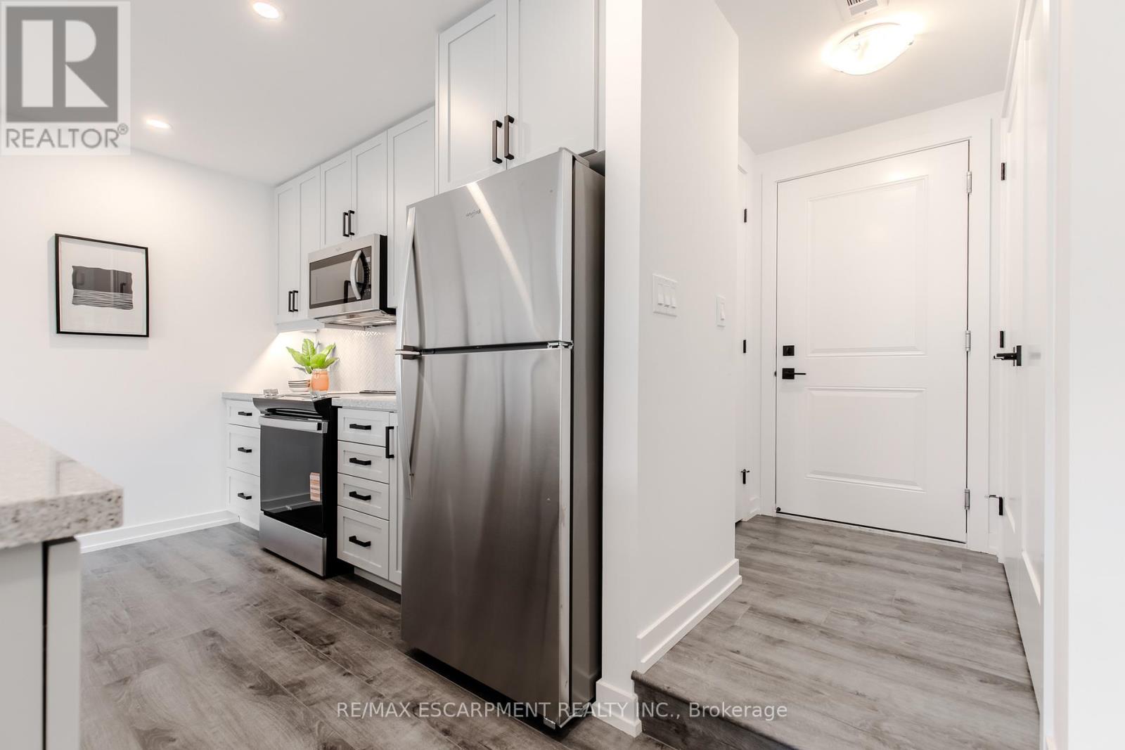 243 Burke Street, Hamilton, Ontario  L8B 2A9 - Photo 11 - X12594748