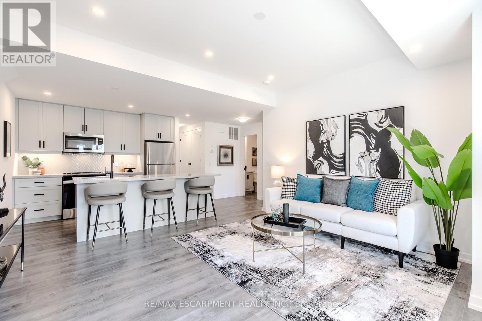 243 Burke Street, Hamilton, Ontario  L8B 2A9 - Photo 4 - X12594748